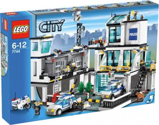 LEGO City Politie hoofdbureau (7744) — 924 stukjes, huren vanaf €5,25/week