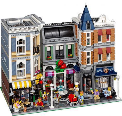 LEGO 16+ Creator Expert Assembly Square - 10255E (10255E) — 3.966 stukjes, huren vanaf €9,75/week