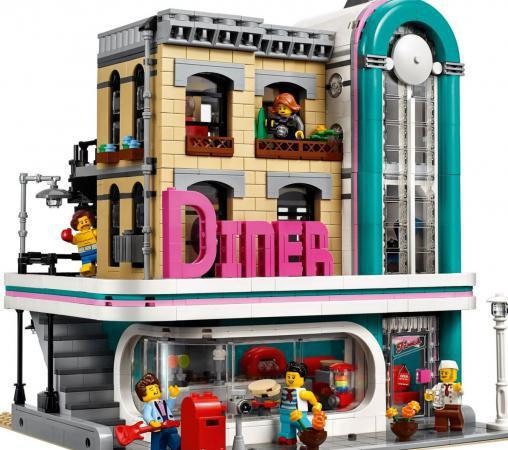 LEGO Creator Expert Diner in de Stad - 10260V (10260V) — 2.454 stukjes, huren vanaf €9,75/week