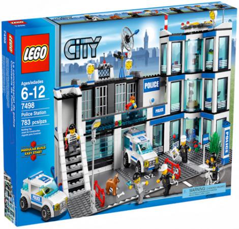 LEGO City Politiebureau - 7498A (7498A) — 759 stukjes, huren vanaf €4,75/week